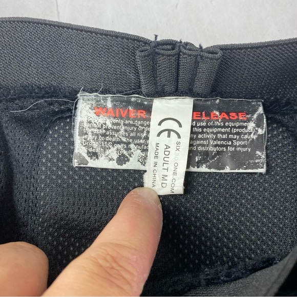 Sixsixone Protective Padded Shorts Adult M Black Compression MTB/BMX/Cycling - Picture 5 of 6